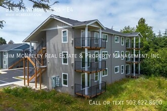 2155 N Wahanna Rd in Seaside, OR - Building Photo - Building Photo