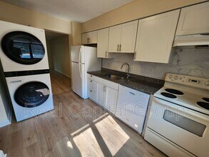 43 Point of Woods Dr in Albany, NY - Building Photo - Building Photo
