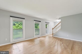 12150 Breckinridge Ln in Woodbridge, VA - Building Photo - Building Photo