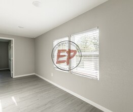 203 4th St in Moody, TX - Building Photo - Building Photo