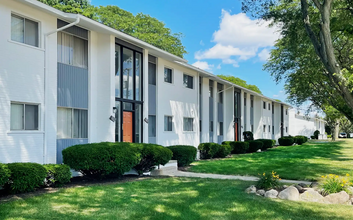 Golfview Apartments in Sterling Heights, MI - Foto de edificio - Building Photo