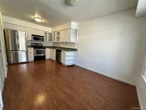 223 Springmeadow Dr in Holbrook, NY - Building Photo - Building Photo