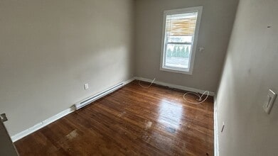 121 George St, Unit #2, in Boston, MA - Building Photo - Building Photo