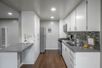 291 Avocado St. in Costa Mesa, CA - Foto de edificio - Interior Photo