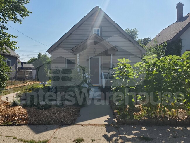property at 2717 Grand St NE