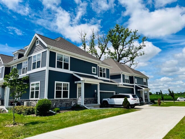 6048 Driscoll Dr in Madison, WI - Foto de edificio - Building Photo