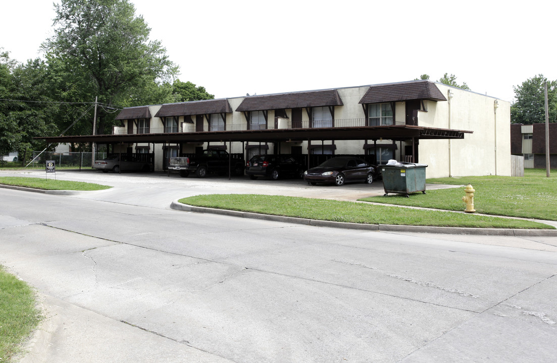 Cornerstone Apartments in Tulsa, OK - Building Photo