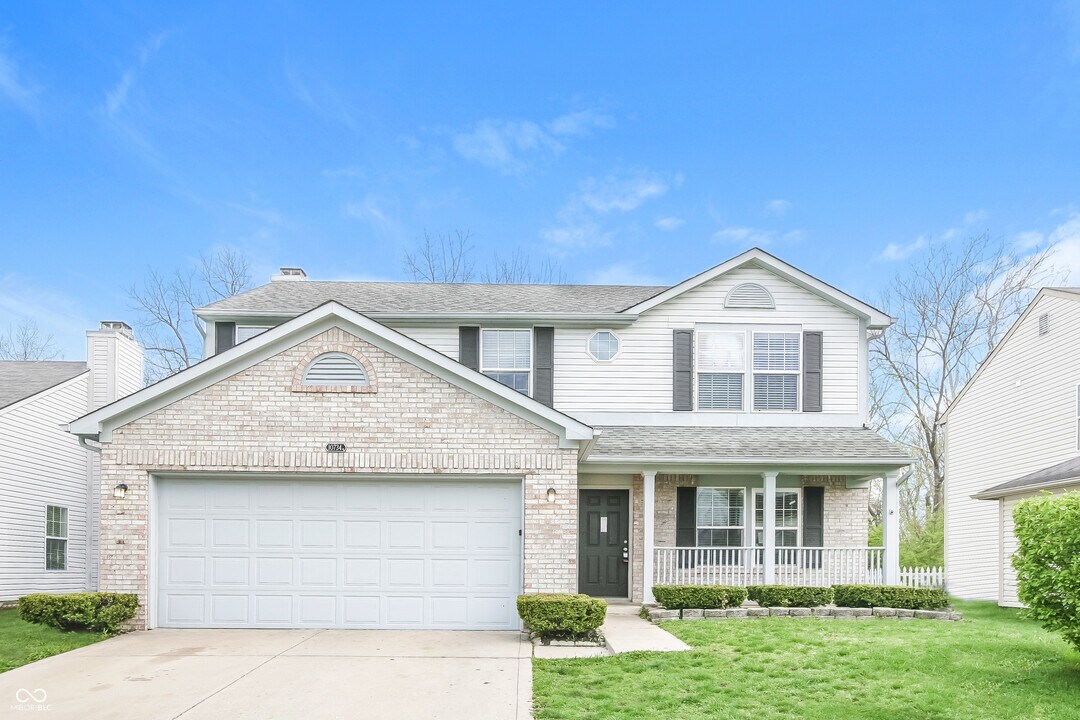 10734 Snowdrop Way in Indianapolis, IN - Building Photo