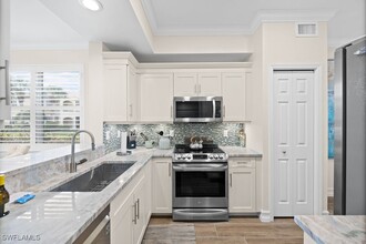 2310 Carrington Ct in Naples, FL - Building Photo - Building Photo