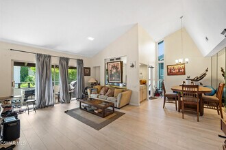 31552 Agoura Rd in Westlake Village, CA - Building Photo - Building Photo