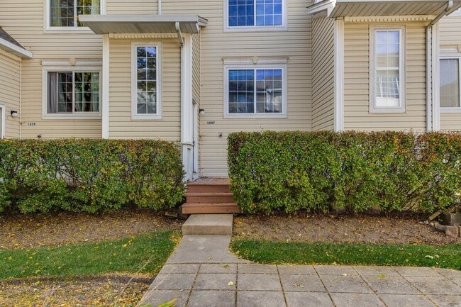 1657 Liberty St in Hanover Park, IL - Building Photo - Building Photo