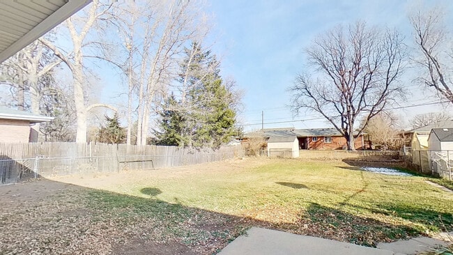 property at 4673 Holland St