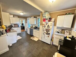 17 Orrin St, Unit 2 in Cambridge, MA - Foto de edificio - Building Photo