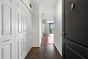 630 N State St, Unit 1609 in Chicago, IL - Building Photo