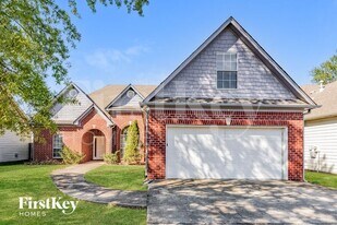 417 Waterford Dr in Calera, AL - Building Photo