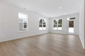 12245 Barcroft Cir in Huntley, IL - Building Photo - Building Photo