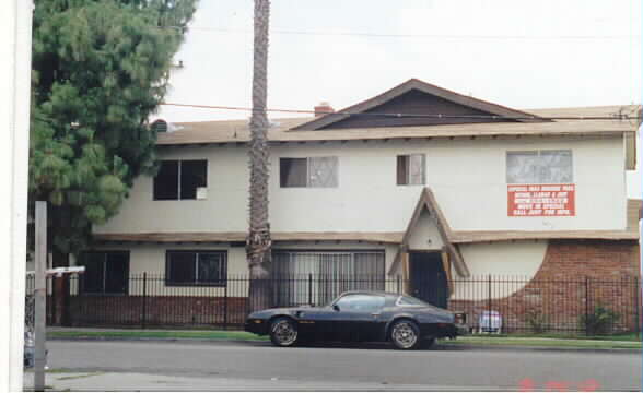 Compton Apartments in Compton, CA - Building Photo - Building Photo