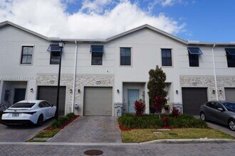 385 NW 9th St in Pompano Beach, FL - Building Photo - Building Photo