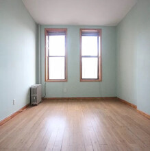 345 Grove St in Brooklyn, NY - Building Photo - Interior Photo