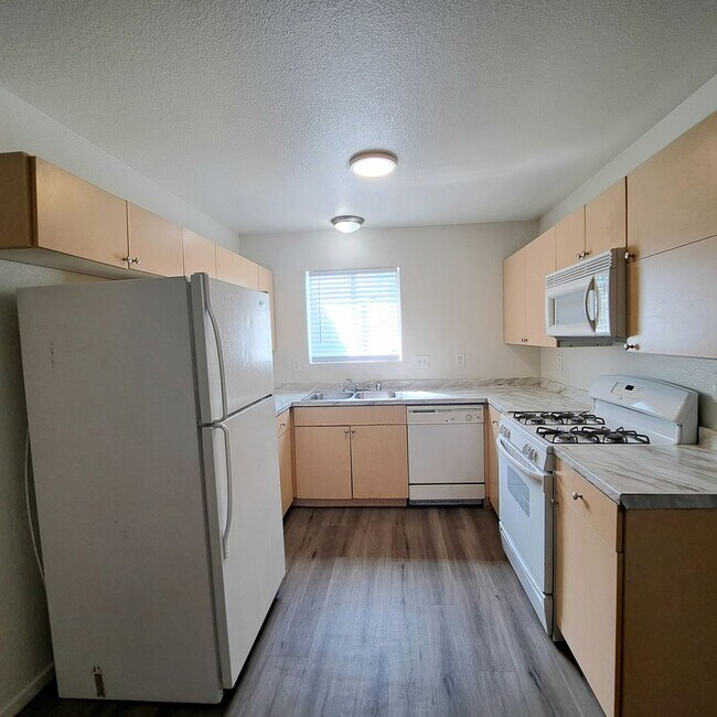 2028 Venus Ave in North Las Vegas, NV - Building Photo - Building Photo
