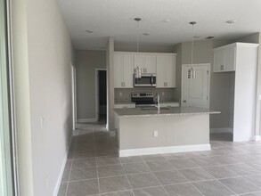 334 Drum Ct in Poinciana, FL - Building Photo - Building Photo