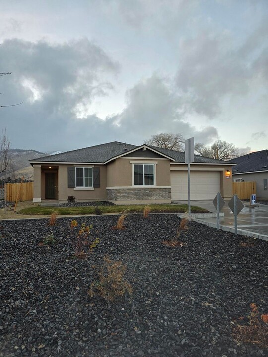 1206 Lovelock St in Carson City, NV - Building Photo