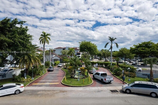 8335 SW 152nd Ave in Miami, FL - Building Photo - Building Photo