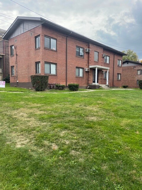 49 Parke St in Crafton, PA - Building Photo