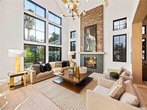 4961 Edgerton Ave in Los Angeles, CA - Building Photo - Building Photo
