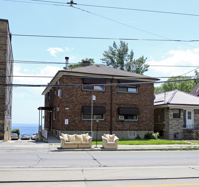 2701 Lake Shore Dr in Toronto, ON - Building Photo - Building Photo