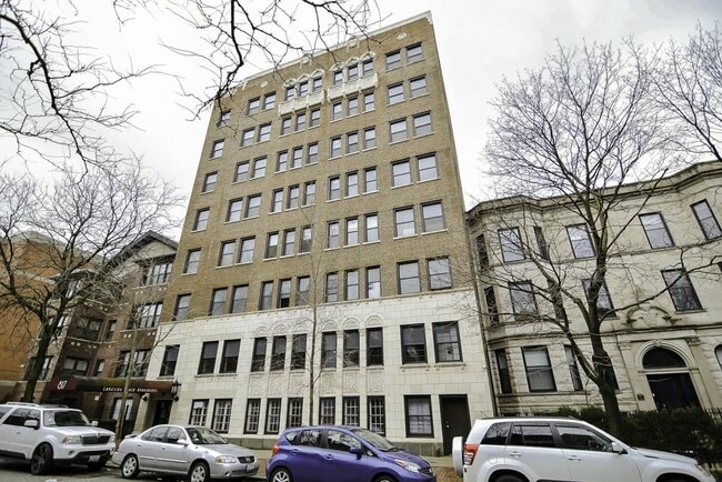 820 W Lakeside Pl, Unit A00C