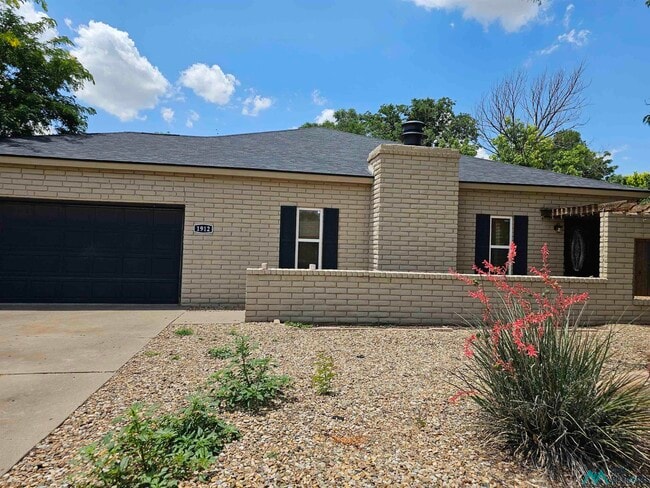 property at 1912 Fairway Terrace
