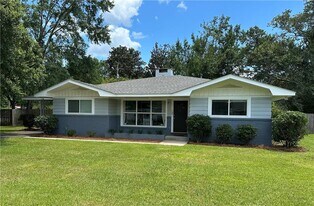 311 W Marigold Ave in Foley, AL - Building Photo