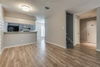 2019 Wilshire Dr in Irving, TX - Foto de edificio - Building Photo