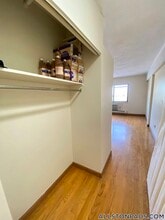 1110 Commonwealth Ave, Unit 210 in Boston, MA - Foto de edificio - Building Photo