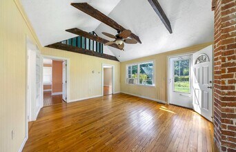61 Station Rd in Westhampton, NY - Building Photo - Building Photo