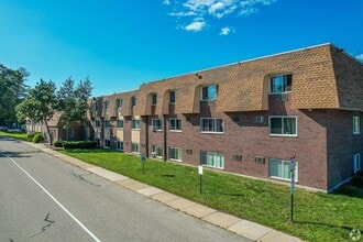The Chesterfield in Framingham, MA - Building Photo - Building Photo
