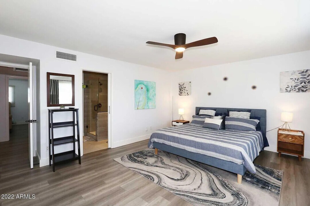 8237 E Orange Blossom Ln in Scottsdale, AZ - Building Photo