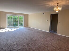 8616 W 95th St in Hickory Hills, IL - Building Photo - Building Photo