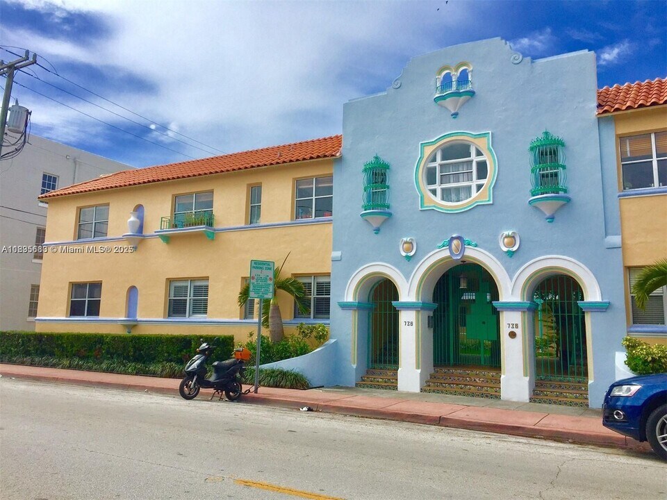 736 13th St in Miami Beach, FL - Building Photo