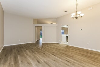 312 Sonoma Dr in Valrico, FL - Building Photo - Building Photo