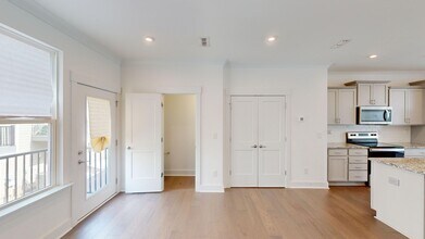 1457 Briar Creek Rd in Charlotte, NC - Building Photo - Building Photo