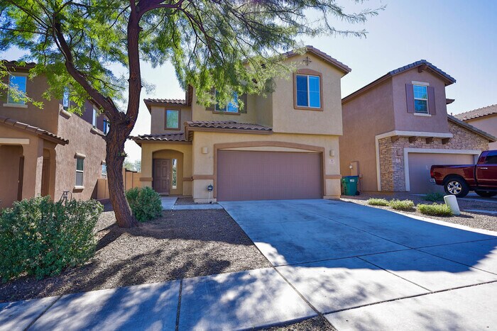 735 W Calle Ocarina in Sahuarita, AZ - Building Photo