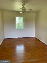 12191 Port Conway Rd in King George, VA - Building Photo