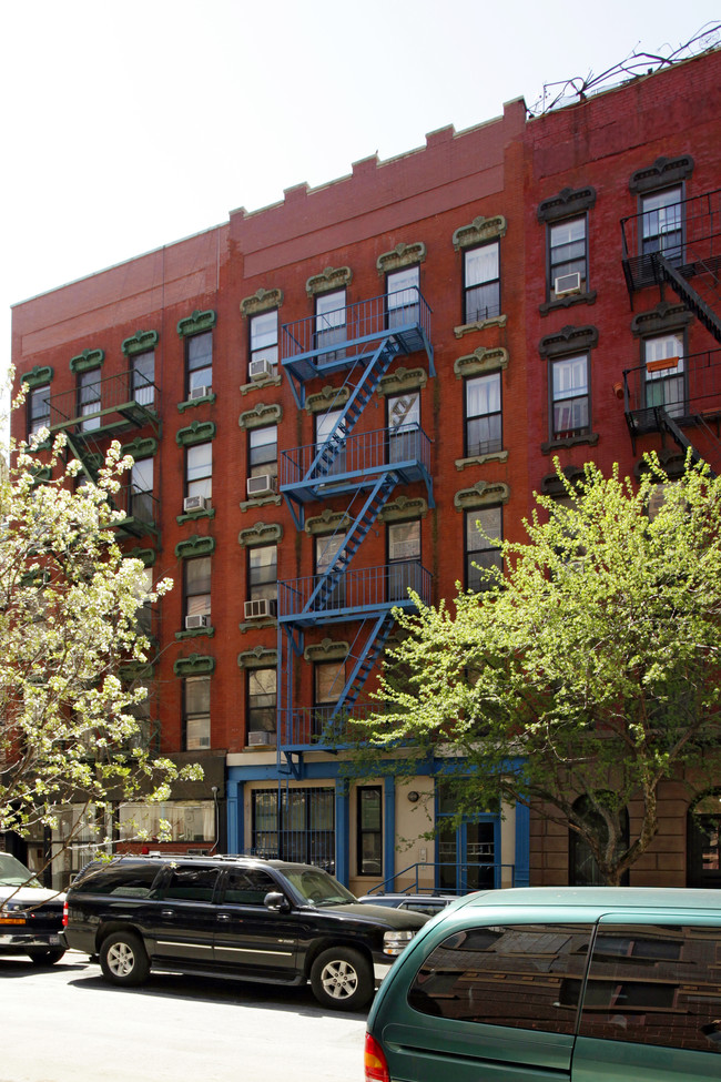 218 E Seventh St in New York, NY - Building Photo - Building Photo