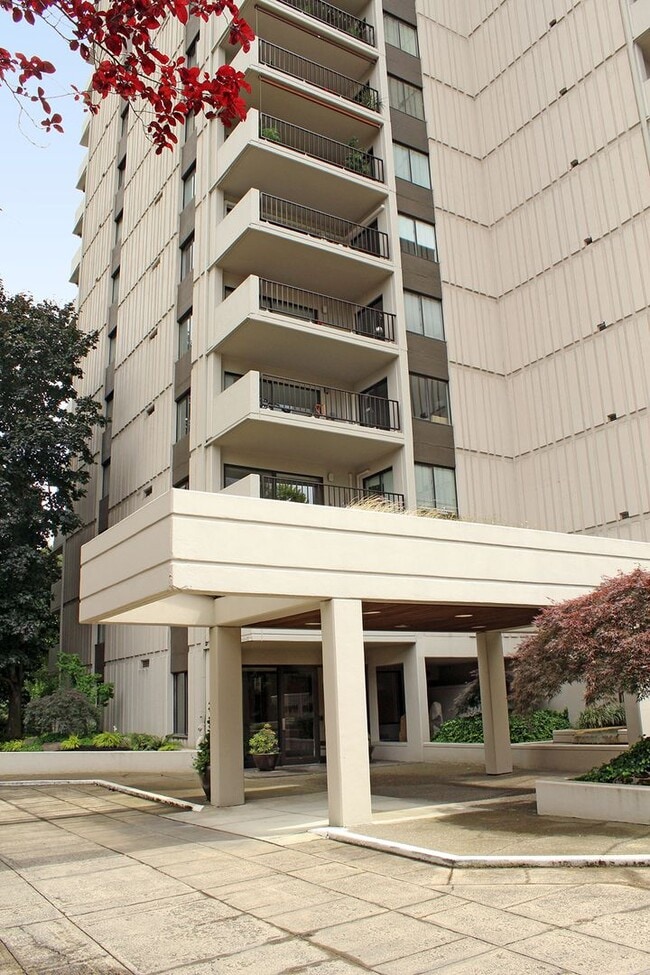2309 SW 1st Ave in Portland, OR - Building Photo - Building Photo