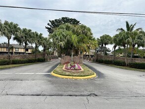 9225 NW 49th Pl in Sunrise, FL - Building Photo - Building Photo