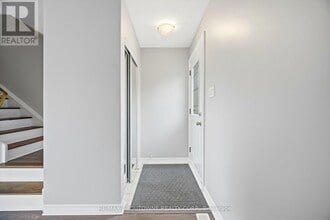 674 Francis Rd in Burlington, ON - Building Photo - Building Photo