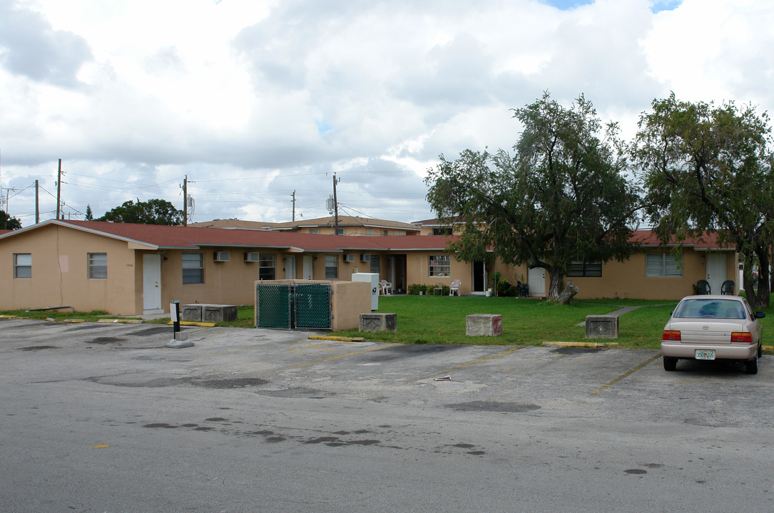 10781 SW 7th Ter in Miami, FL - Building Photo