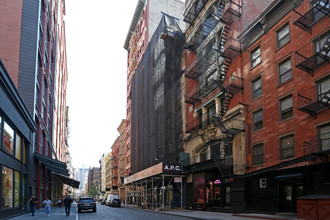 127-131 Mercer St in New York, NY - Building Photo - Building Photo